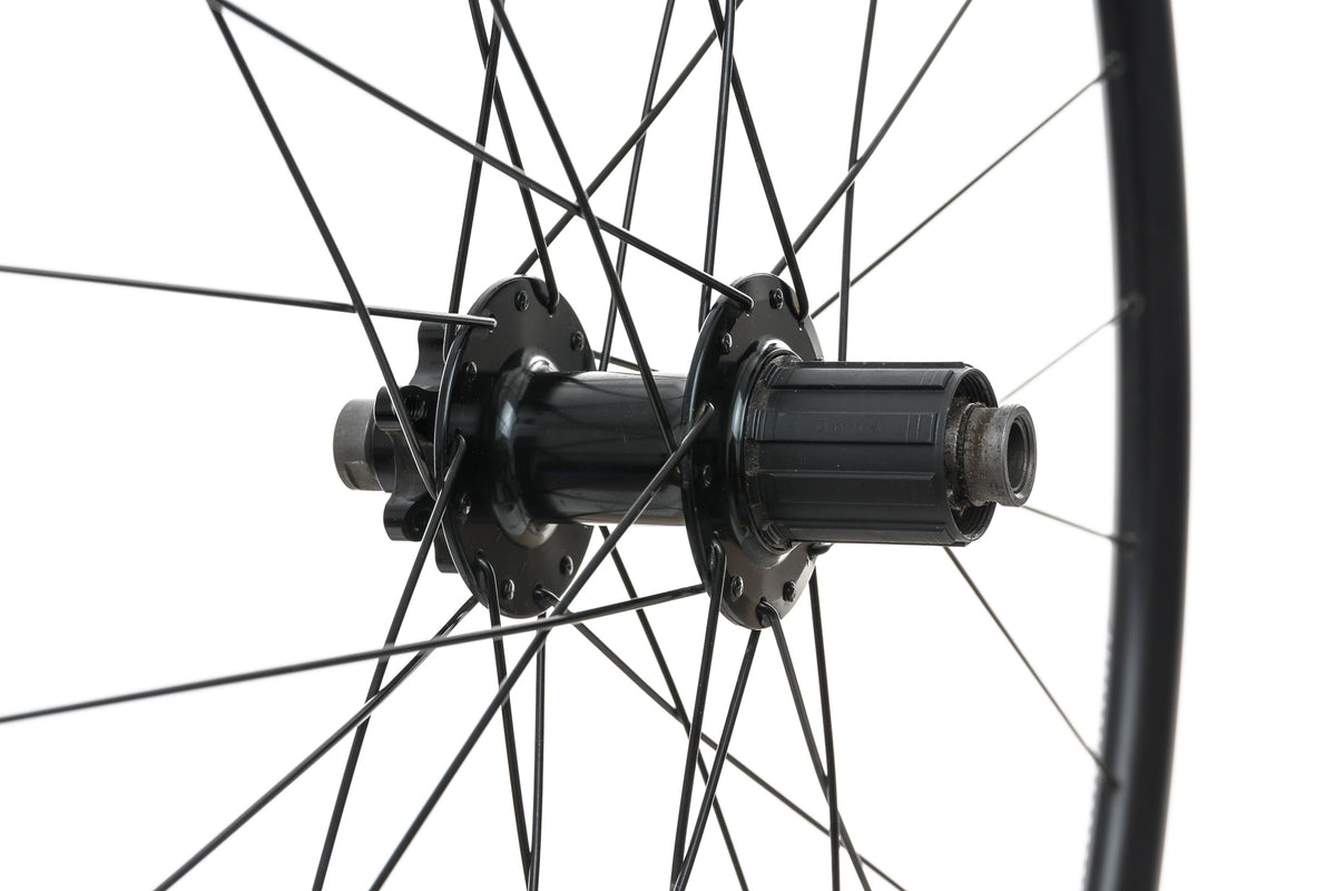 DT Swiss R460 db Aluminum Clincher 700c Wheelset | The Pro's Closet