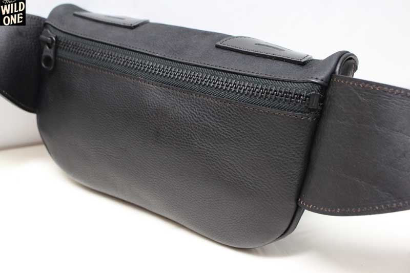 コリンボ ファニーポーチ・ボディバッグ ブラックレザー