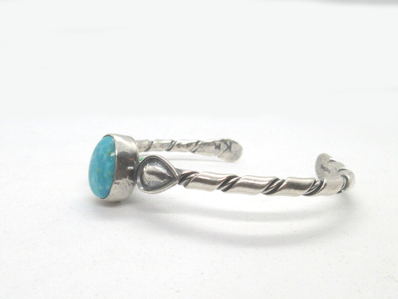 インディアンジュエリーのバングル、ブレスレットのナバホ石物の商品の