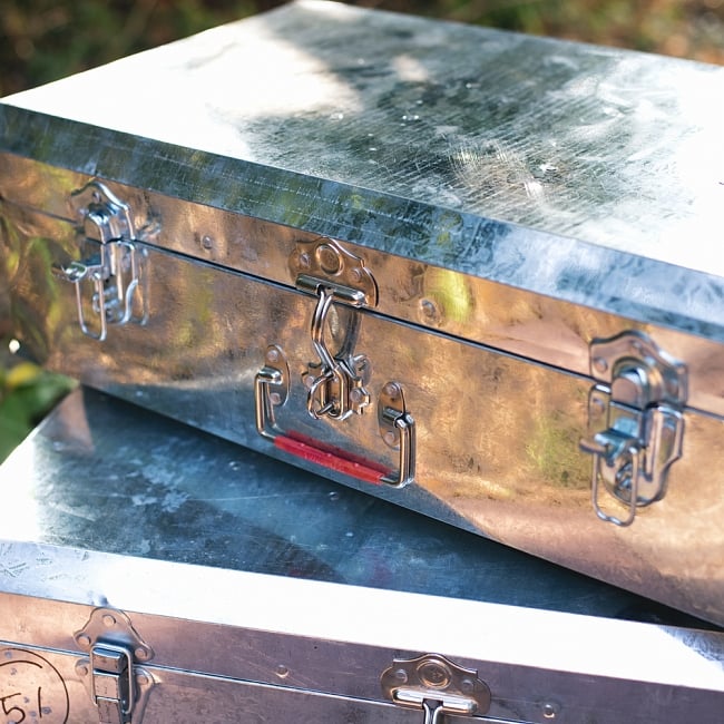 訳あり]ヴィンテージ感漂う インドのアルミケース の通販 - TIRAKITA.COM