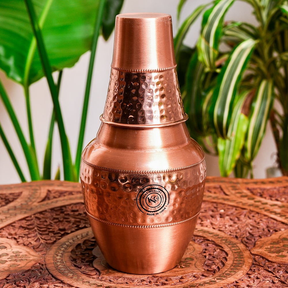 アーユルヴェーダ 高級銅製コップ付き水差し 槌目仕上げが美しい