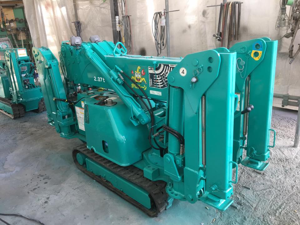 カニクレーン（ミニクローラクレーン）の塗装から販売まで