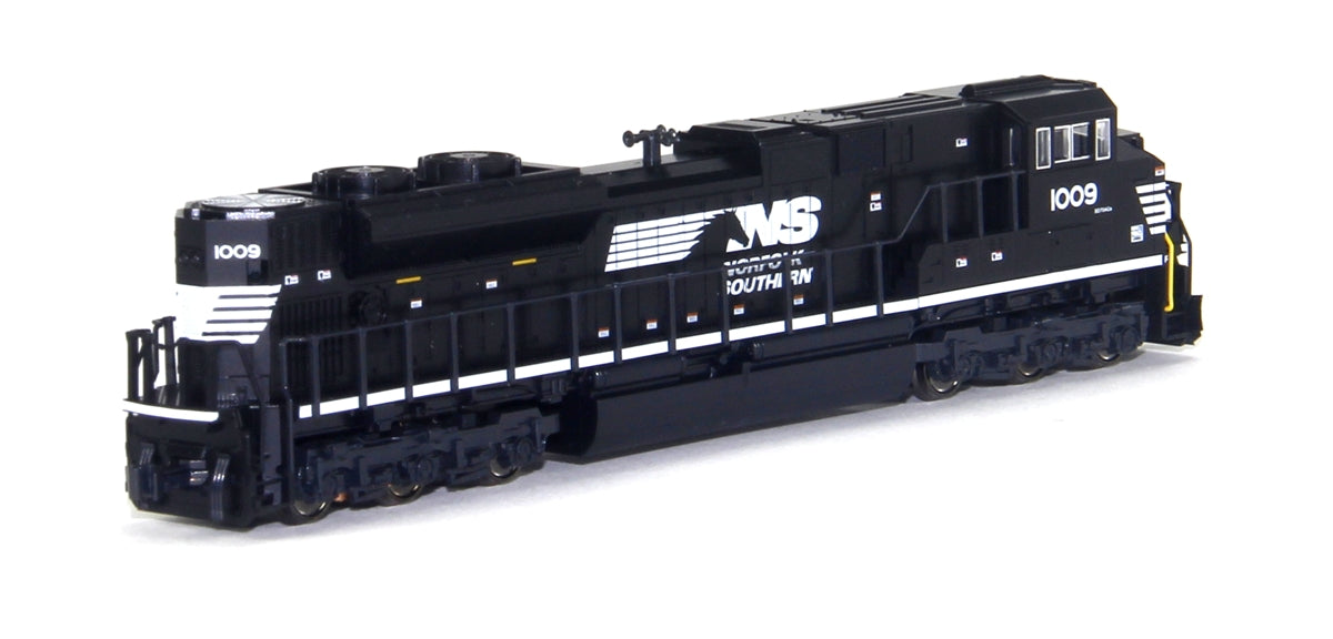 Kato 176-8507 N Scale Norfolk Southern SD70ACe Diesel Locomotive
