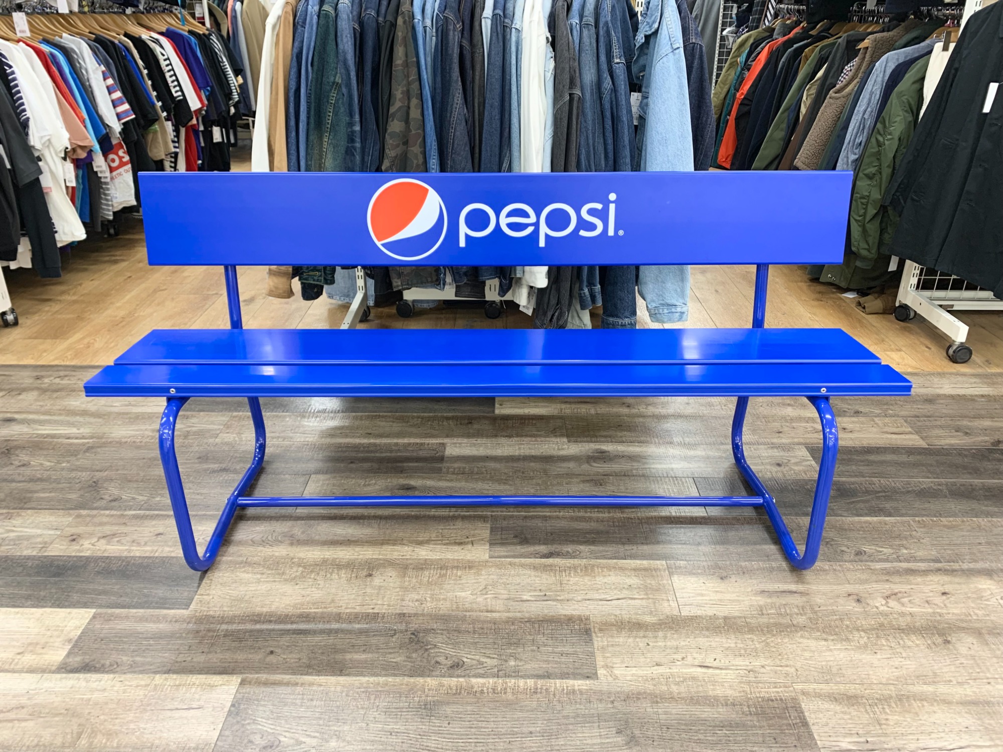 憩いの場所作りに】PEPSI（ペプシ）の2人掛けベンチ買取入荷しました