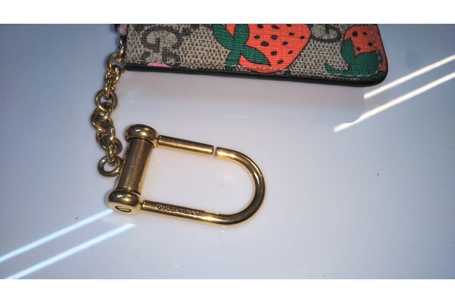 GUCCI（グッチ）イチゴが可愛いキーケースが入荷致しました！【大船店
