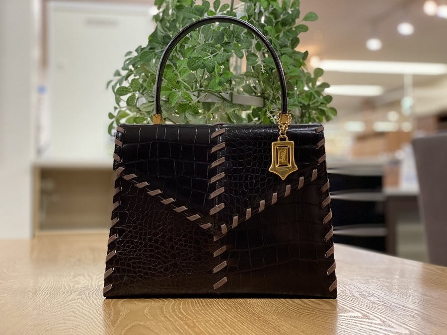 Yves Saint Laurent(イブサンローラン)クロコ型押しハンドバッグ入荷