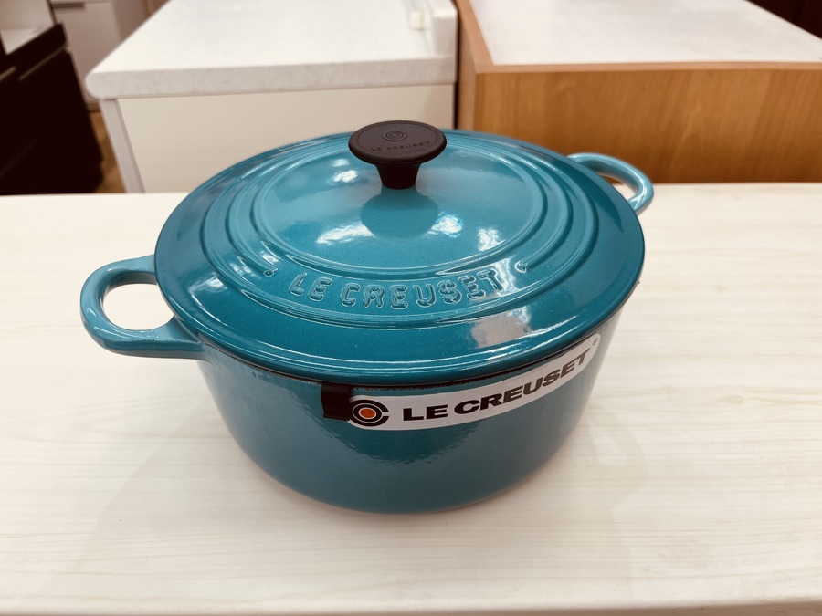 LE CREUSET(ルクルーゼ)のレアカラーの22cmココットロンドが買取入荷