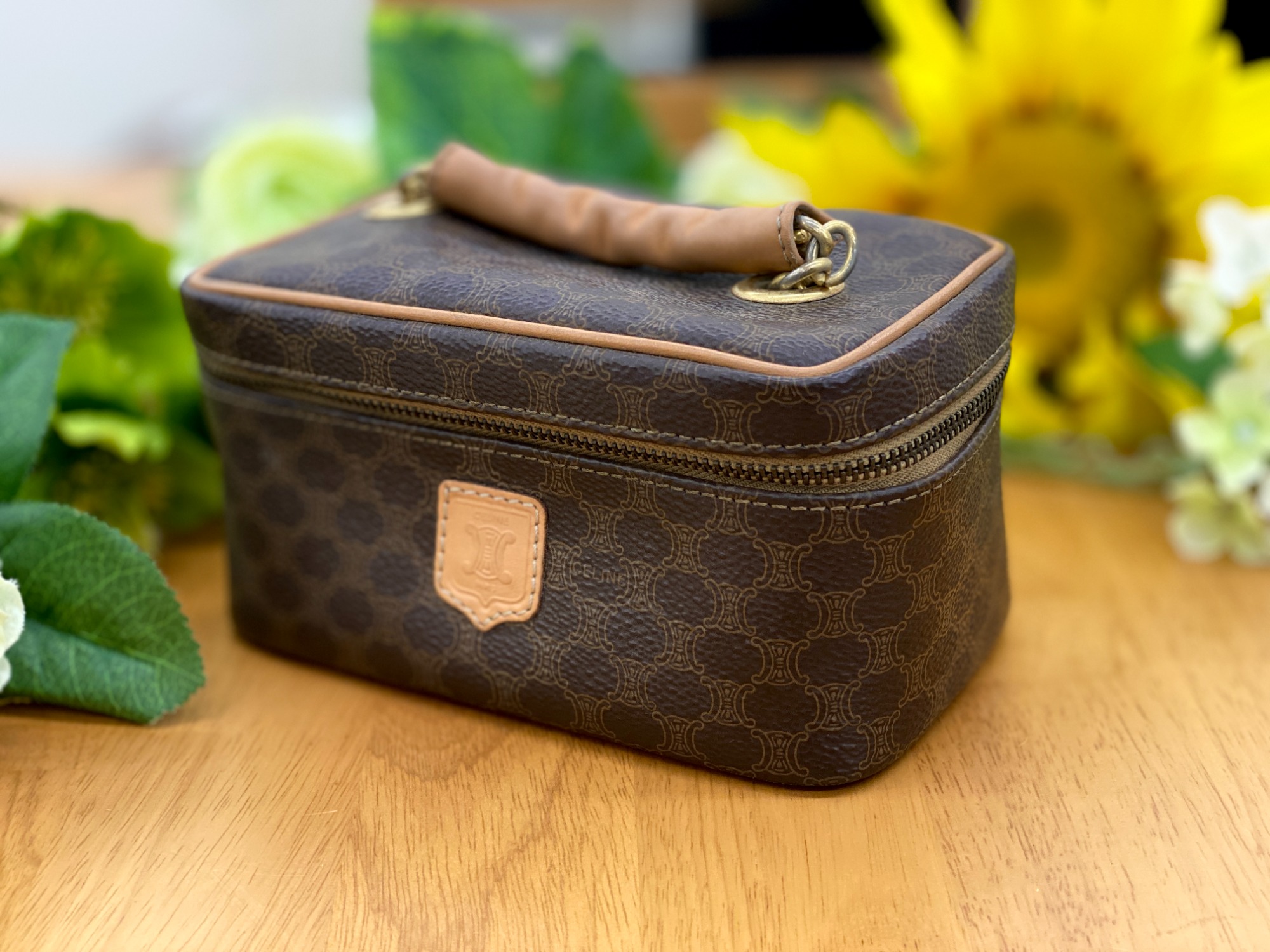 CELINE (セリーヌ) コスメポーチ マカダム が買取入荷いたしました