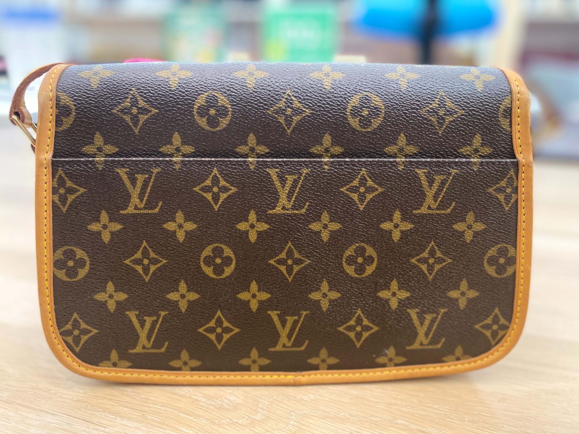 LOUIS VUITTON（ルイヴィトン）ショルダーバッグ M42250が買取入荷