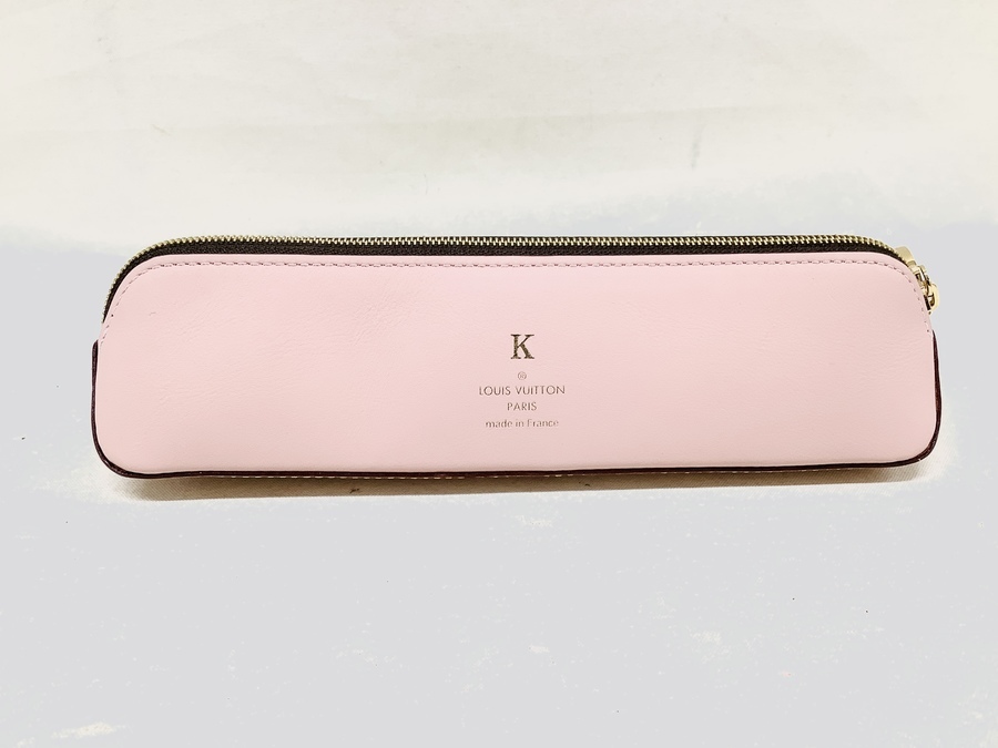 日本限定品！LOUIS VUITTON（ルイ・ヴィトン）のペンケースのご紹介