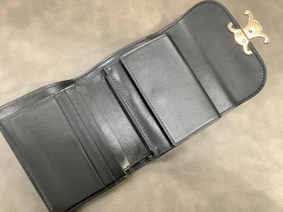 CELINE/セリーヌ】スモールフラップウォレットのご紹介です。｜2021年