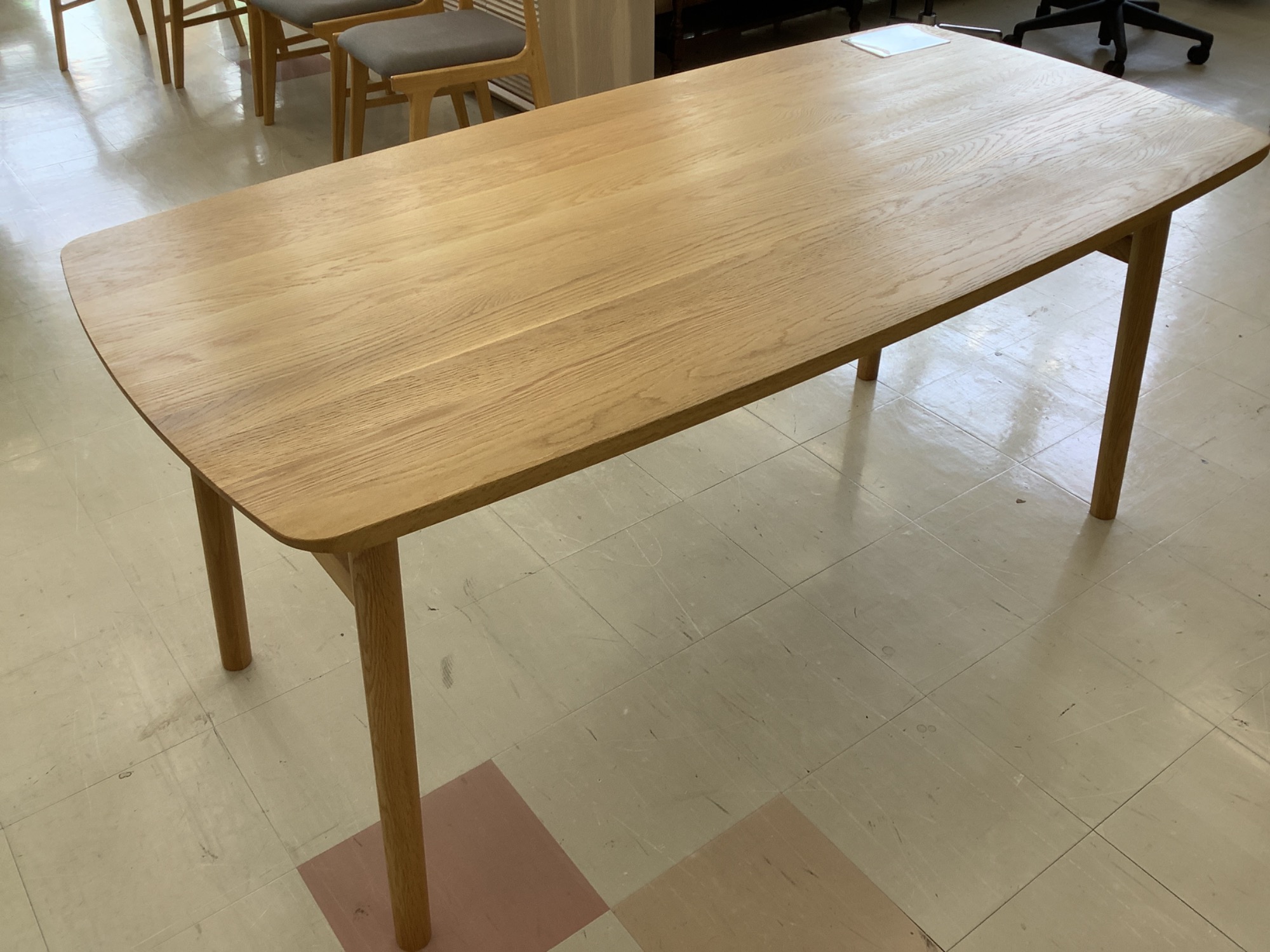 新入荷情報】unico(ウニコ)SOLK(ソルク)シリーズのダイニングテーブル