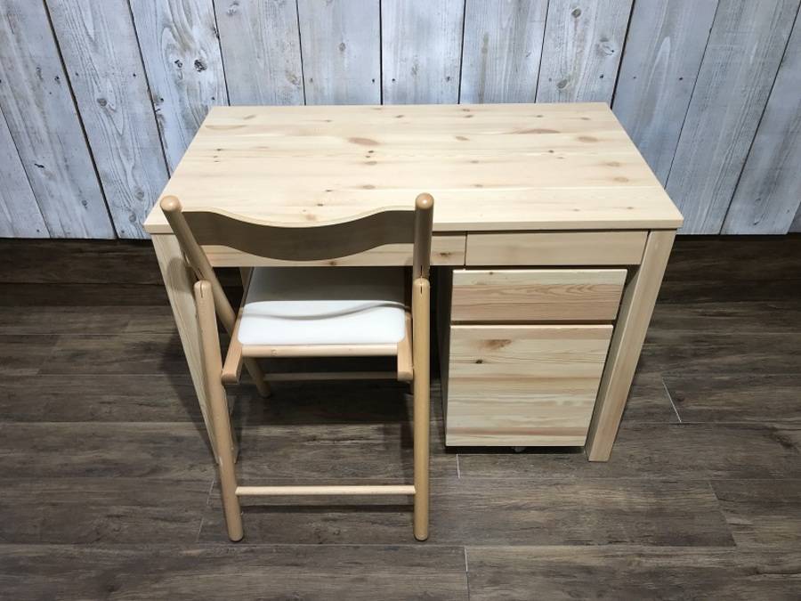 新生活に嬉しいセット。無印良品のパイン材デスクセットをご紹介