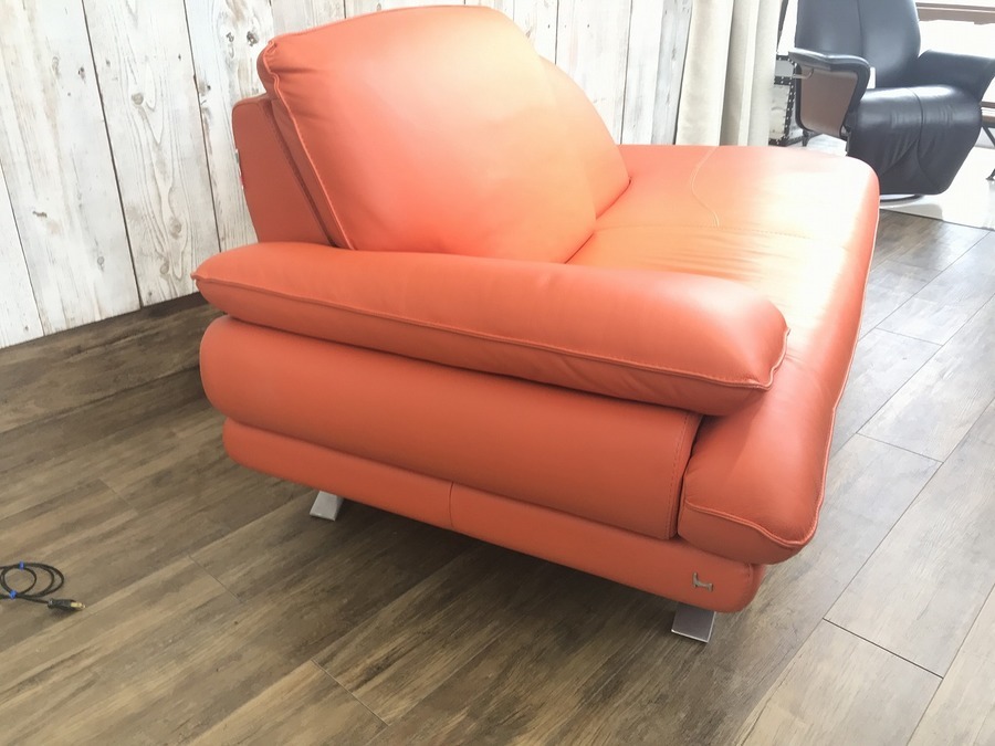 NICOLETTI（ニコレッティ）】イタリア製の総本革シェーズロング