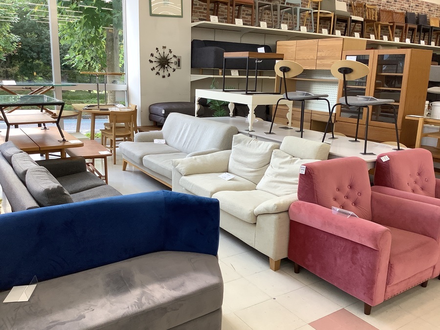 昭和レトロモダン】レトロな1人掛けソファが2点同時に入荷しました