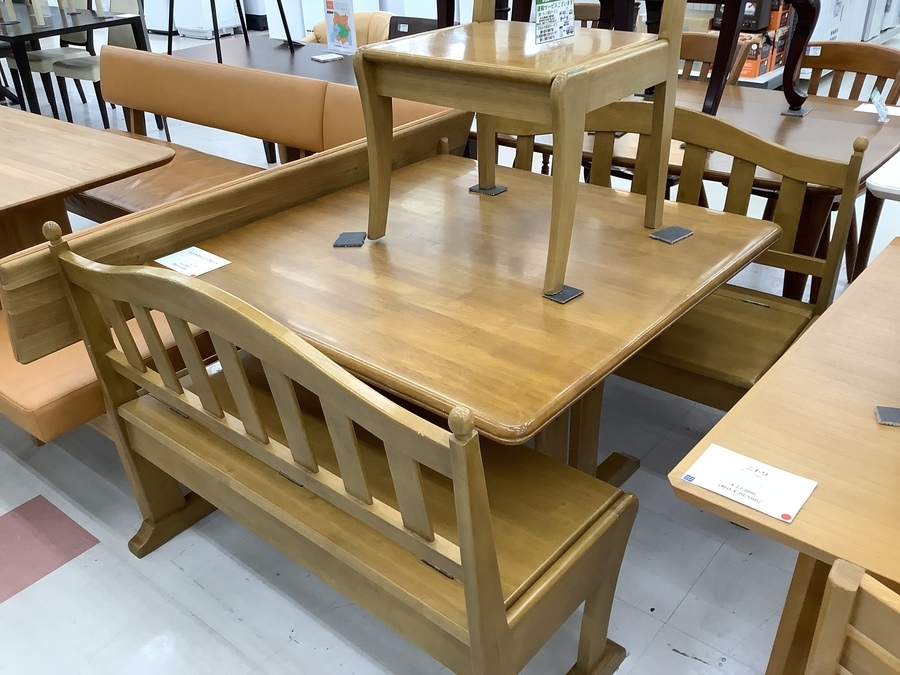 オススメのダイニングセット多数展示中！テーブル、イス単品もご用意し