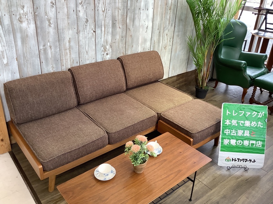 unico（ウニコ）】北欧ヴィンテージデザインのオットマン付3人掛け