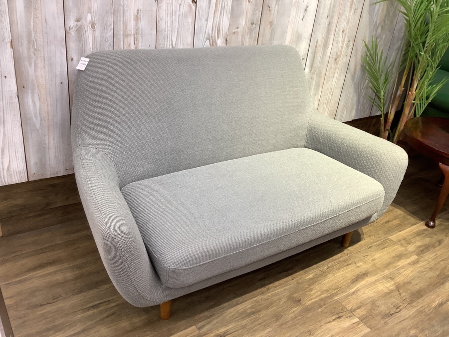 unico（ウニコ）】レトロモダンで北欧テイストなオットマン付ソファ