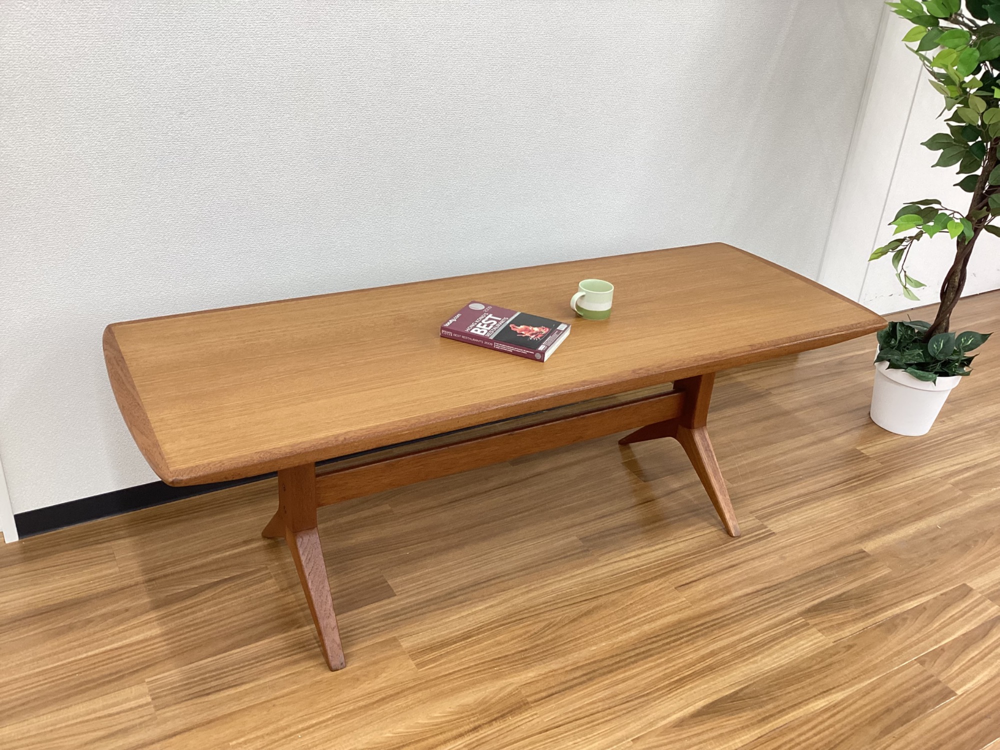 お値段見直しました！ 北欧ビンテージ デンマーク製 コーヒーテーブル