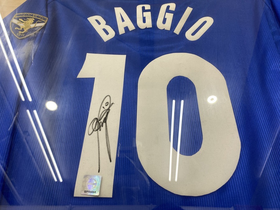 レオ様、ロベルト・バッジョのサイン入りユニフォームが入荷いたしまし