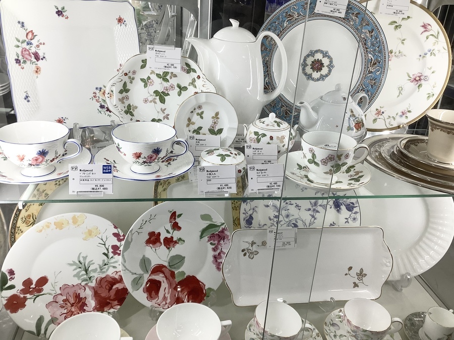 NARUMI(ナルミ)のカップ&ソーサー『ロージーブレスレット』が買取入荷