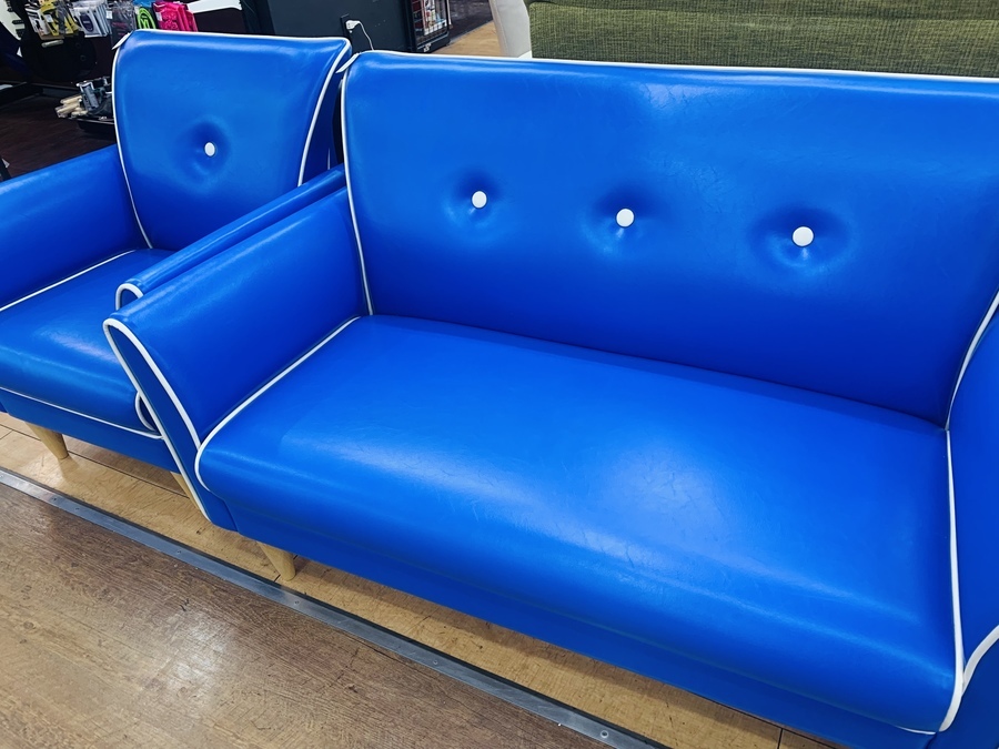 NXT(エヌエックスティー)60's レトロ風ビニールの一人掛けと二人掛けの