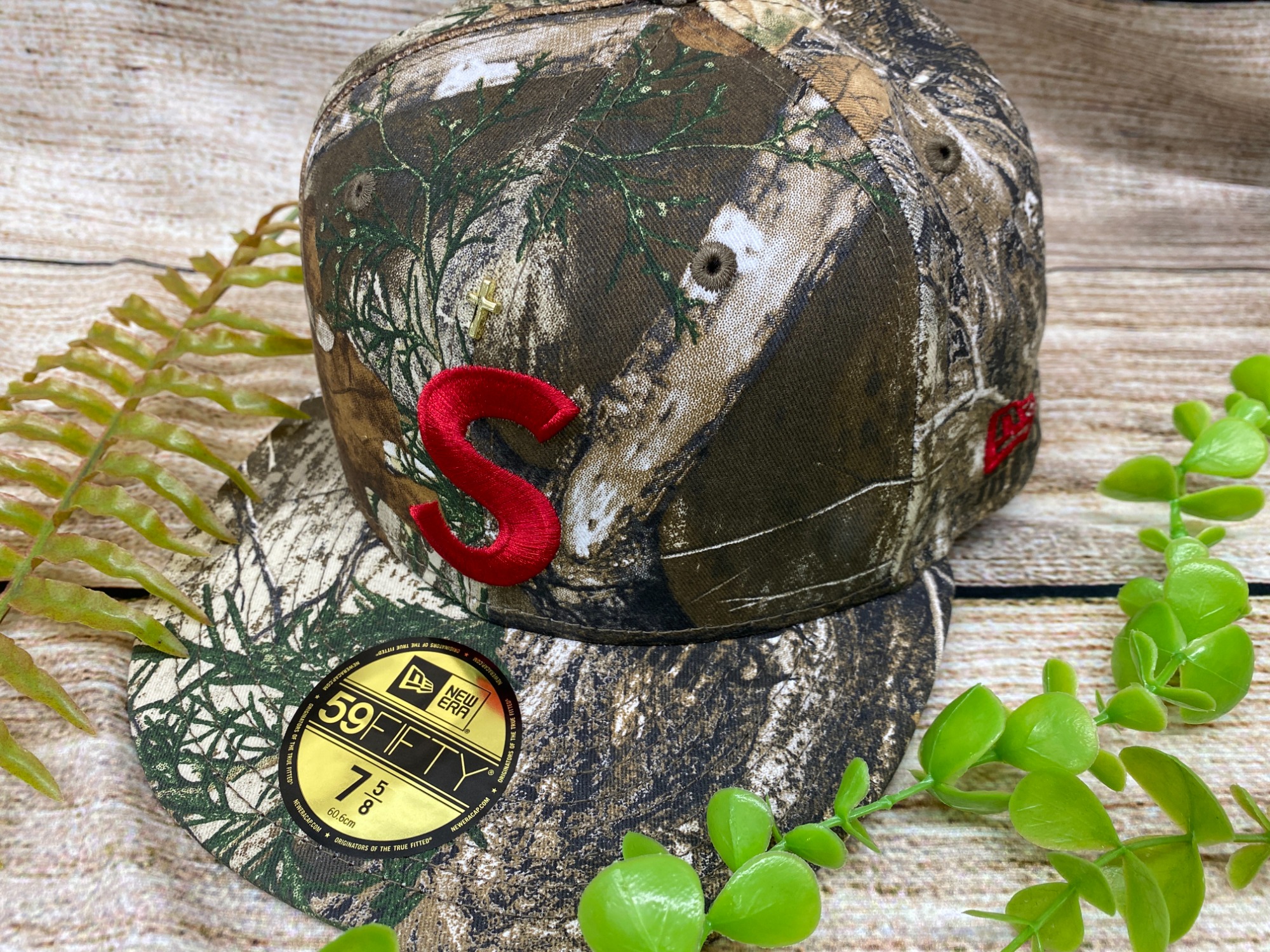 New Era(ニューエラ)×Supreme(シュプリーム)のキャップ