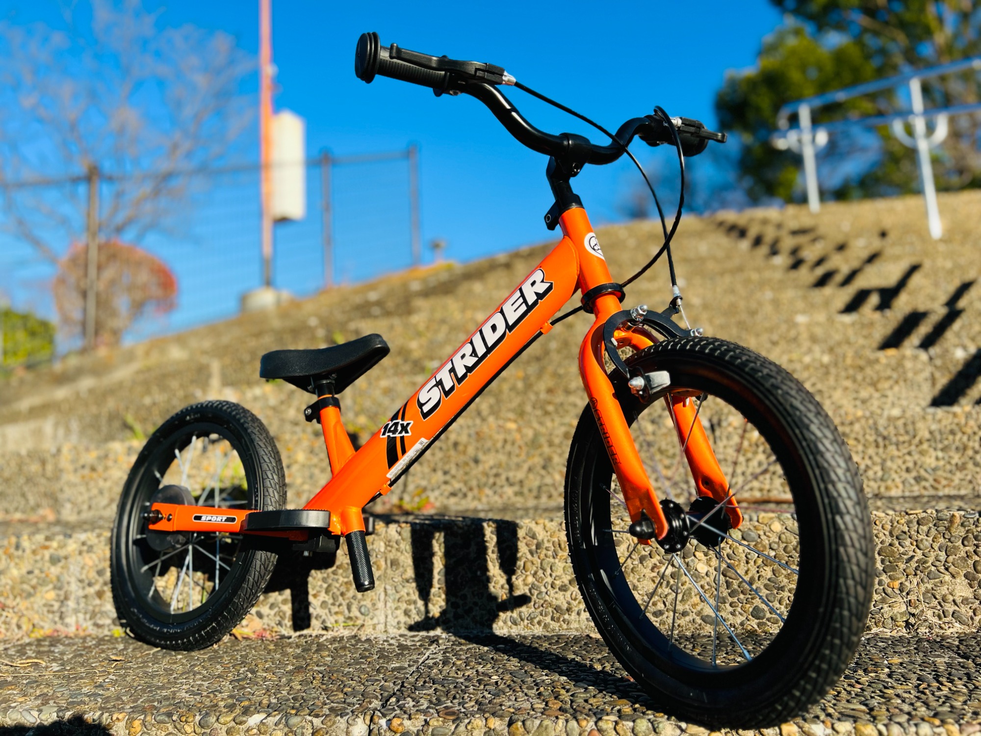 15日まで STRIDER 14x オレンジ バランスバイク ＋ ヘルメット 楽天