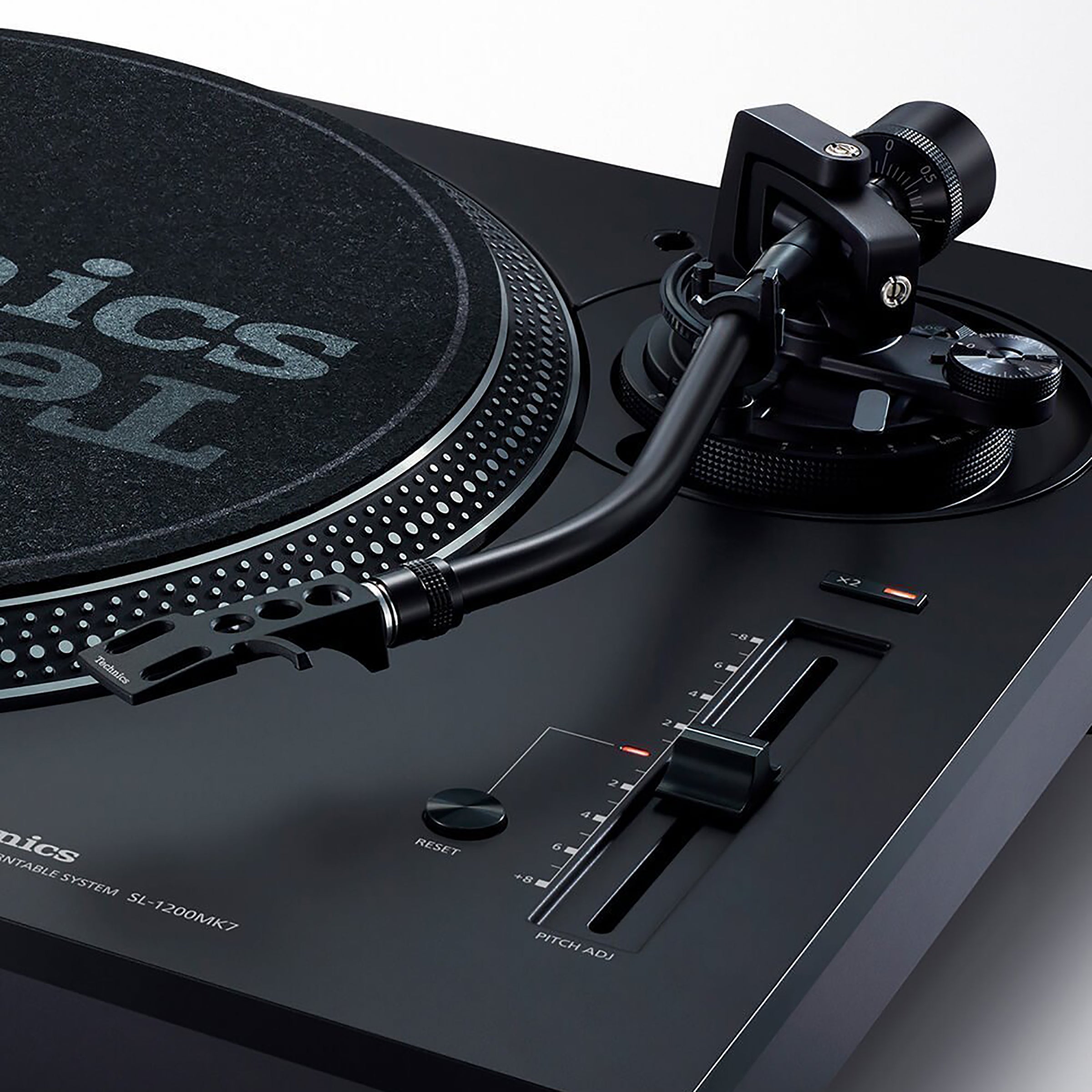 Technics: SL-1200MK7 Turntable - Black – TurntableLab.com