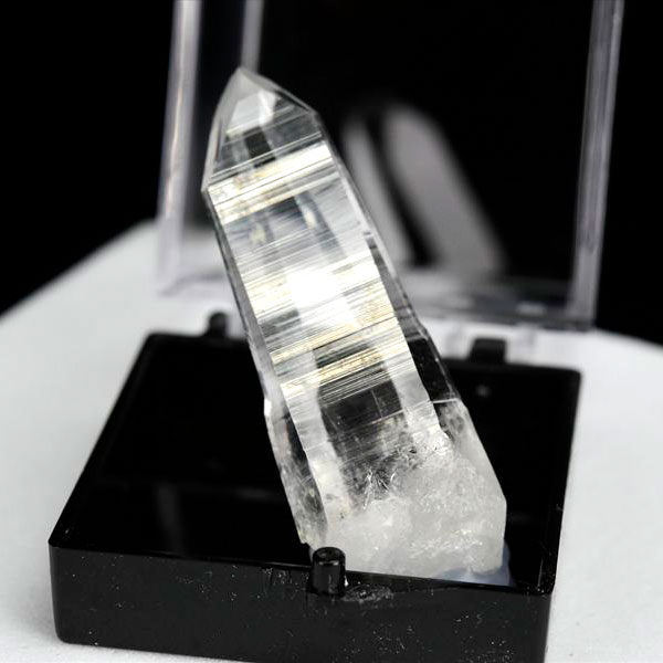 ガーデンクォーツ（千層ガーデン） 丸玉 置物｜アップストーンオンビル