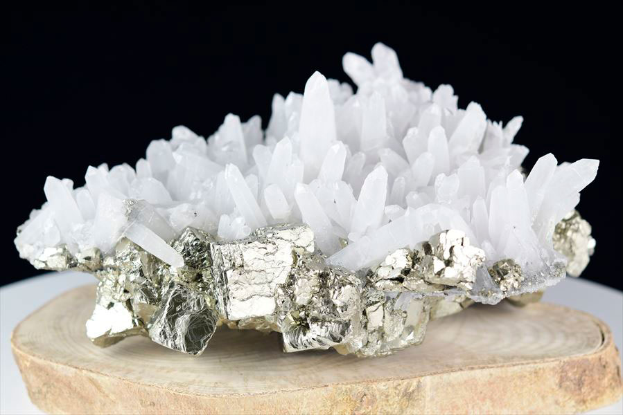 水晶共生・特大】パイライト クラスター｜黄鉄鉱｜原石｜激レア｜直