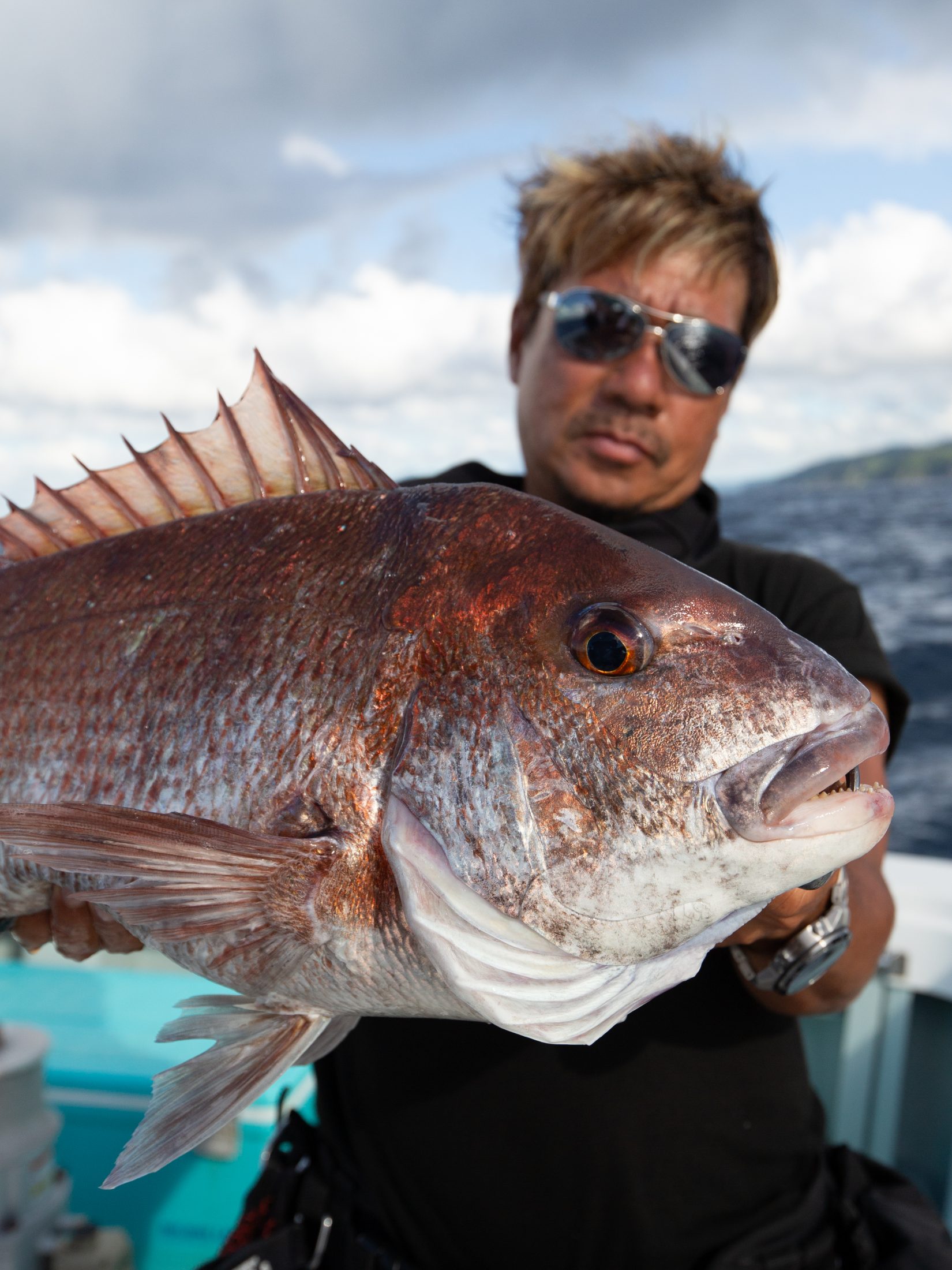 津軽海峡に潜むモンスターマダイを求めて｜佐藤偉知郎がタイラバで挑む