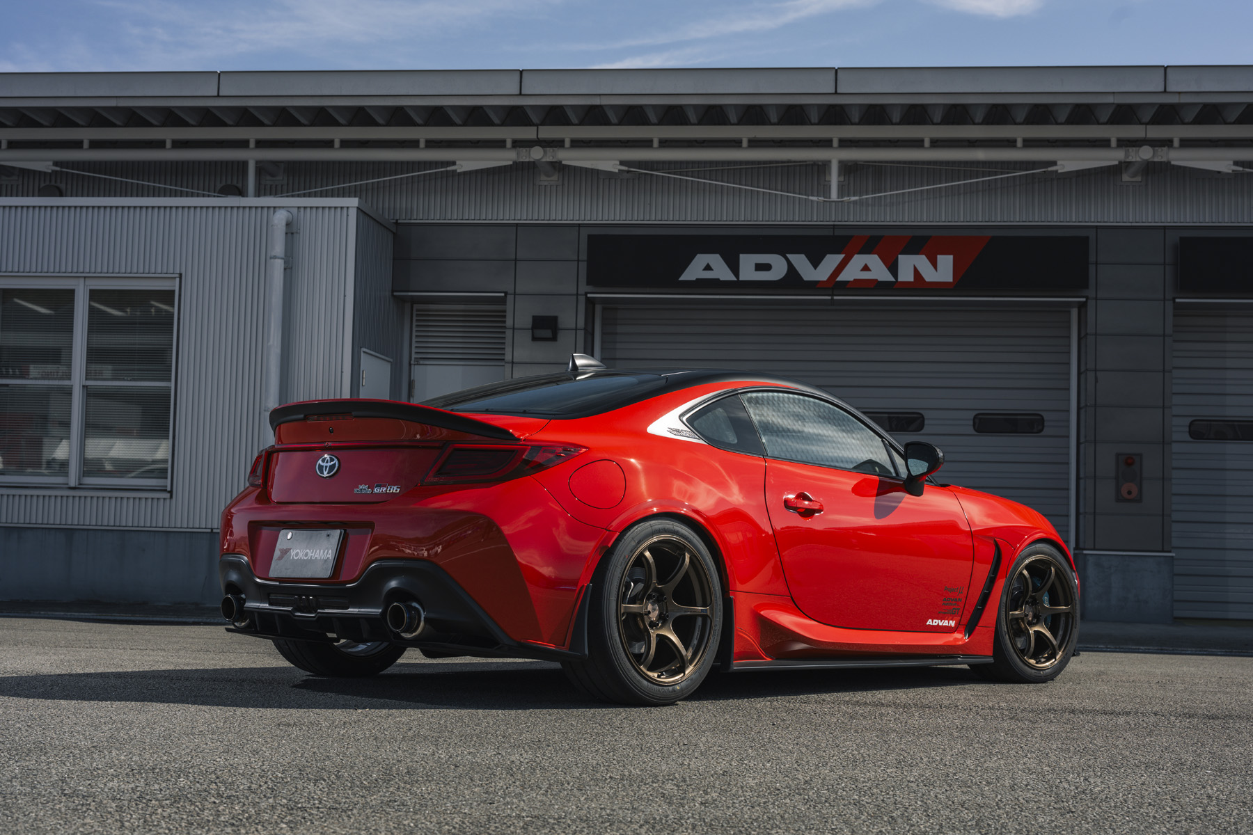 TOYOTA GR86 [ZN8] 2021y / 130R YOKOHAMA [SHOP DEMO-CAR] | 全国の