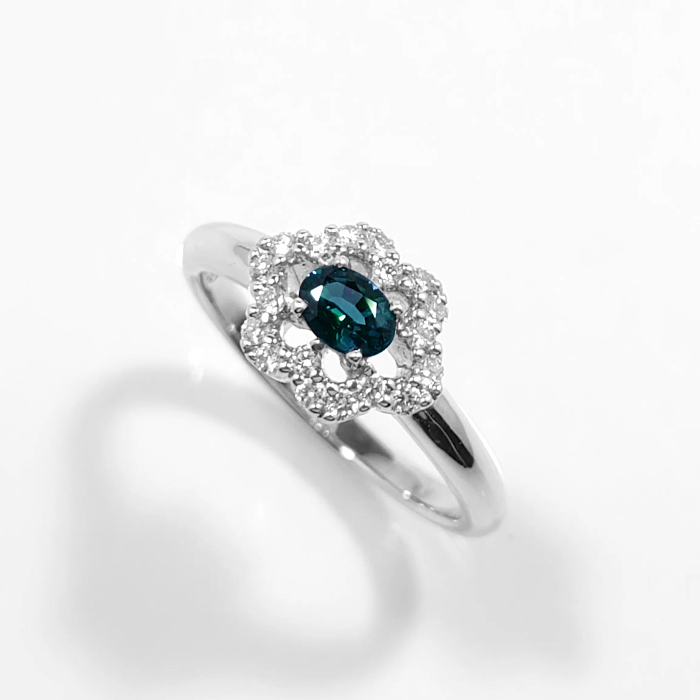 ブラジル産アレキサンドライト0.27ctK18ホワイトゴールドリングダイヤ