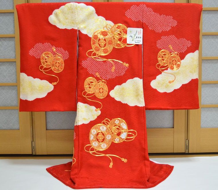お宮参り 赤ちゃん着物 女の子 産着 鼓 金駒刺繍 金箔 絞り om-l-542