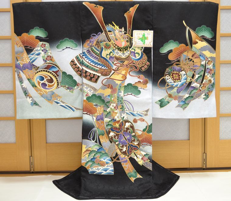 お宮参り 赤ちゃん着物 男の子 産着 初着 兜 刺繍 （紺地） om-m-832