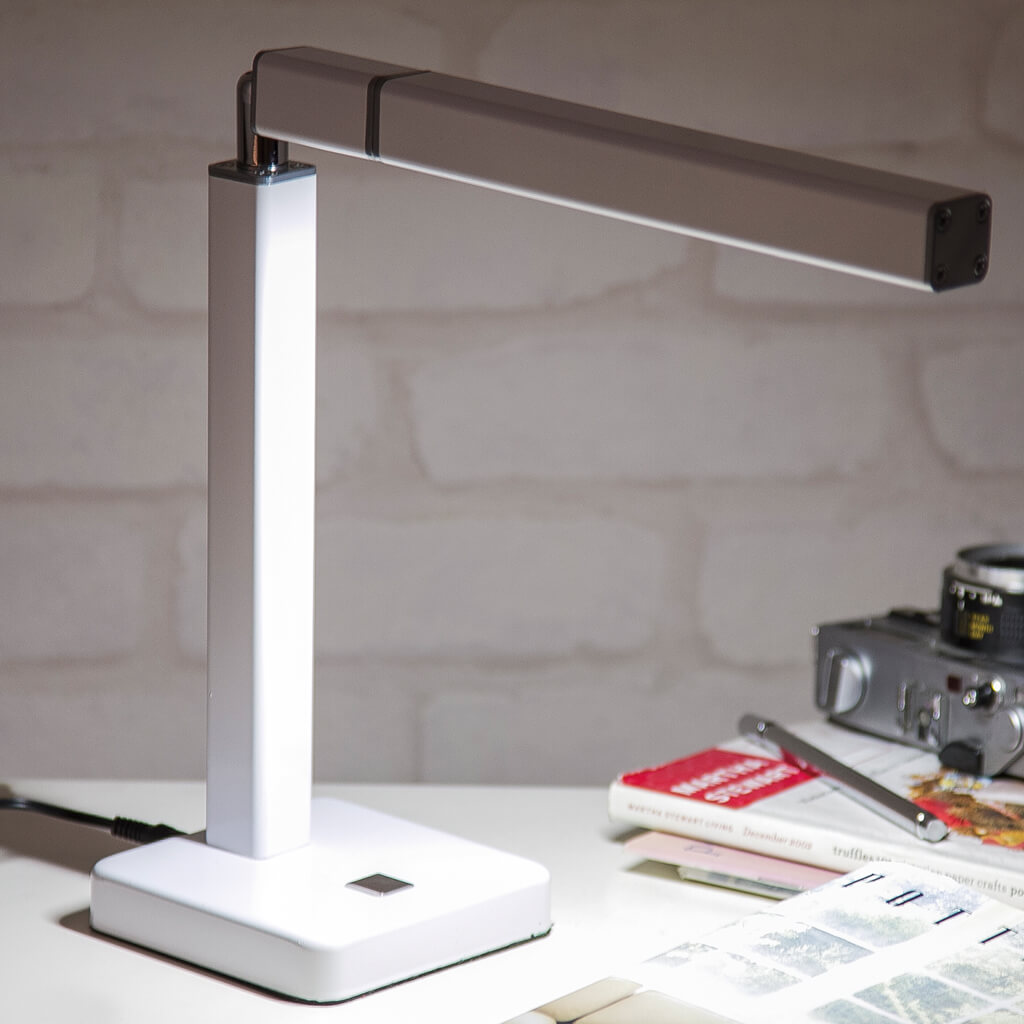 LED一体型デスクライト調光付き（白色）バータイプ｜YAZAWA CORPORATION