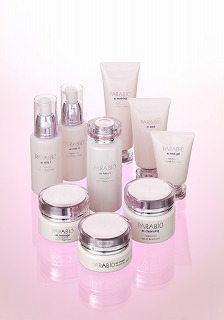 パラビオ」のスキンケアアイテム9品がさらなる進化型で新発売～美の