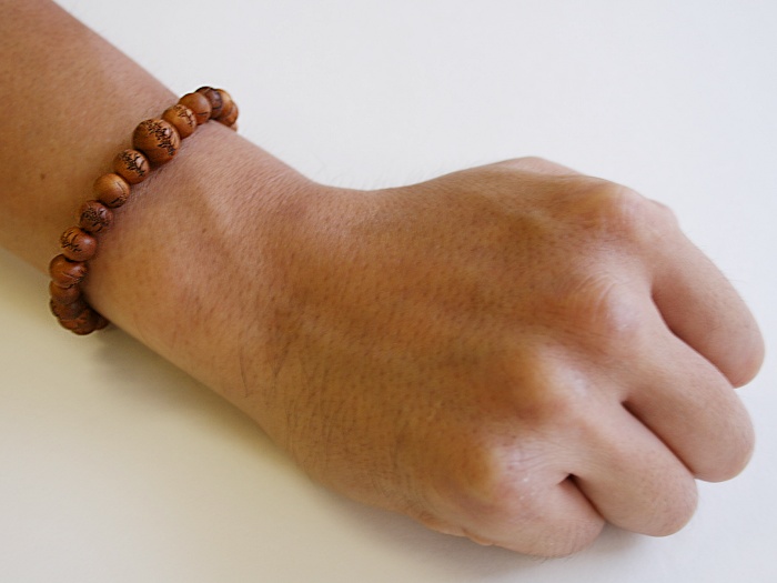 白檀日蓮宗御題目入7mmブレス お数珠の安田念珠店へ｜総本山御用達