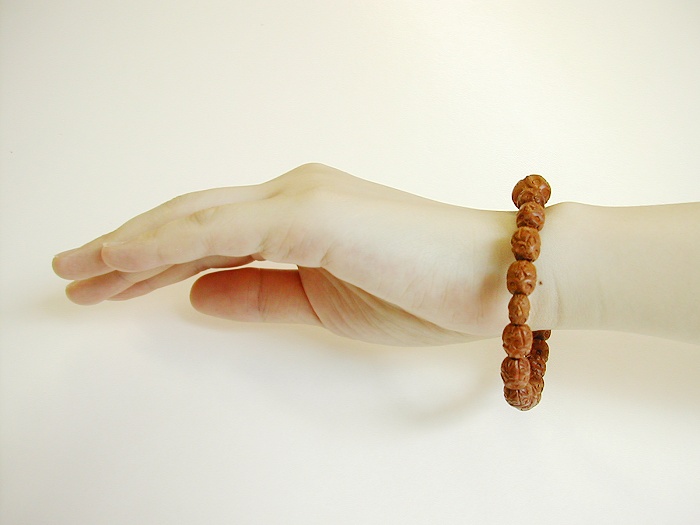 柘植フクロウ彫ブレス(大) お数珠の安田念珠店へ｜総本山御用達 安田