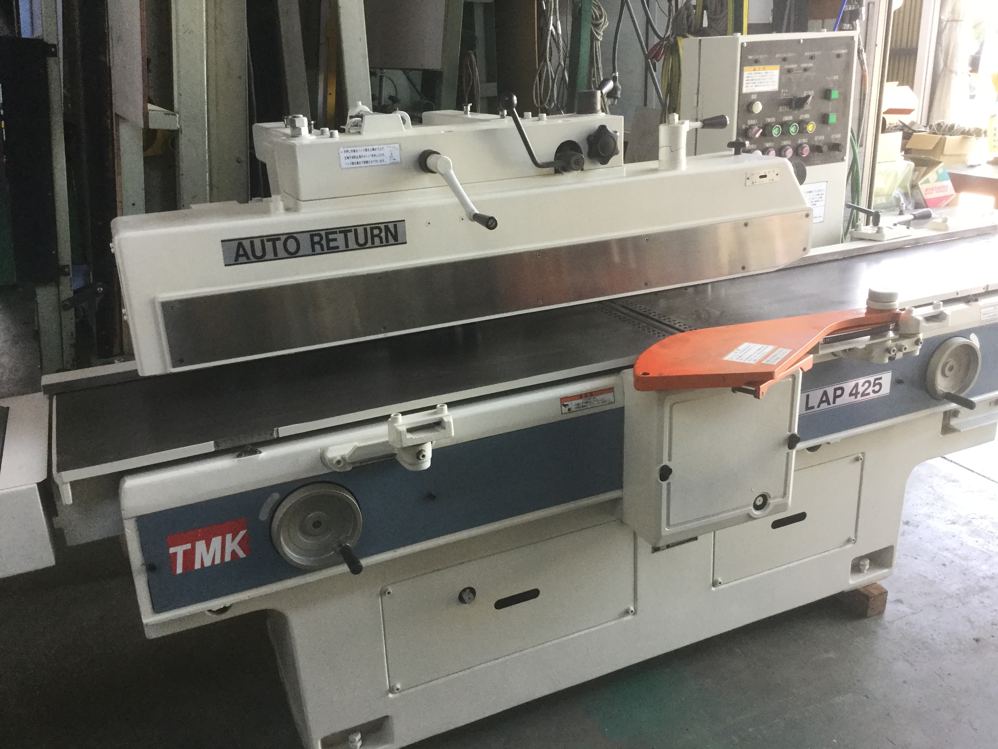 TMK(マキタ)直角二面かんな盤LAP425入荷しました – 有限会社ヤスイ機工