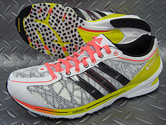 アディダス アディゼロタクミレン」シリーズ