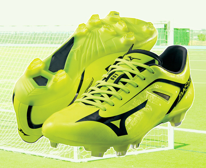 ミズノサッカースパイク 『バサラ』シリーズ