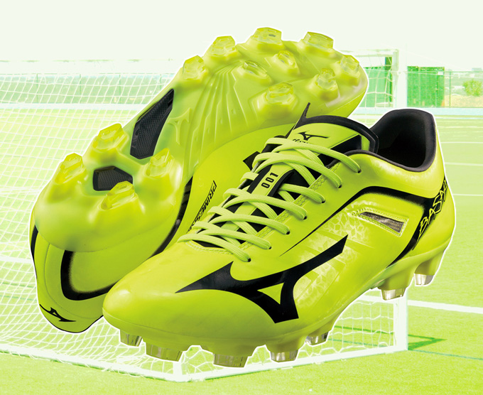 ミズノサッカースパイク 『バサラ』シリーズ