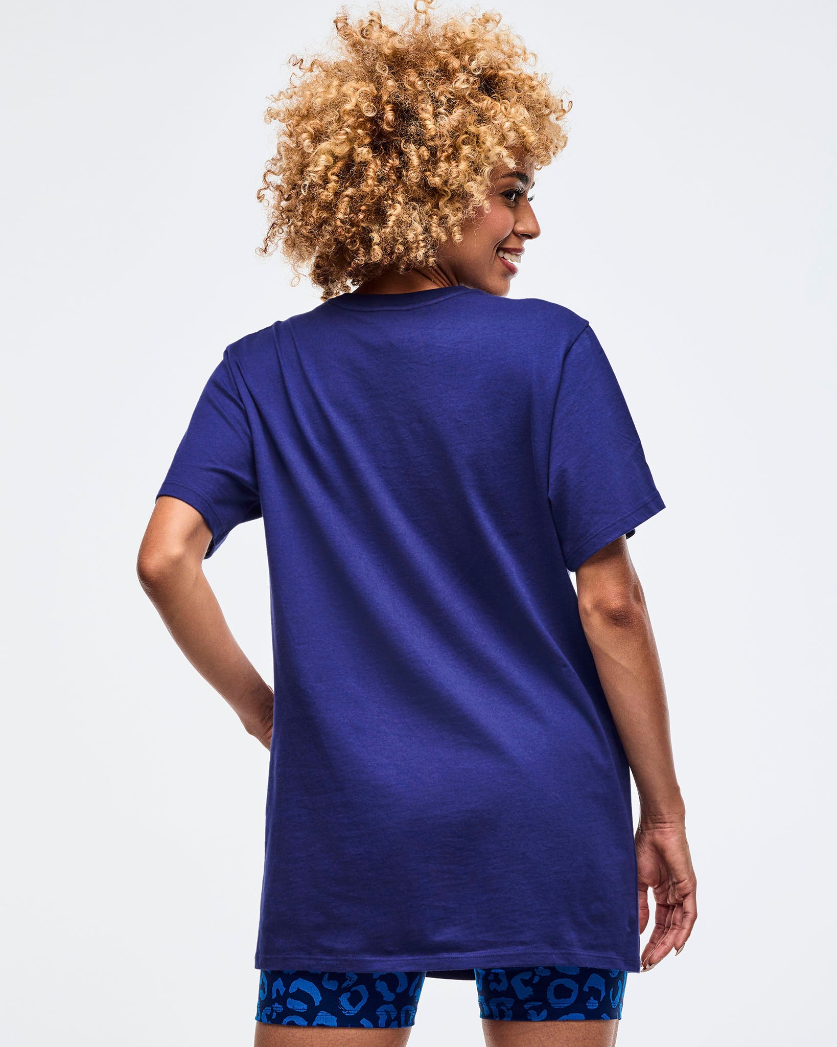 Sizzlin' Crew Neck Tee - Soft Navy – Zumba Wear | STRONG iD