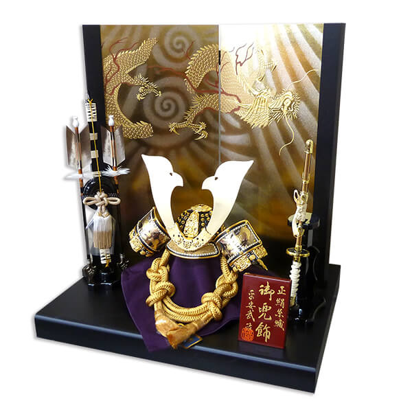 五月人形 正綿糸織 兜飾り 平安武政作 五月人形正綿糸織兜飾り平安武政作