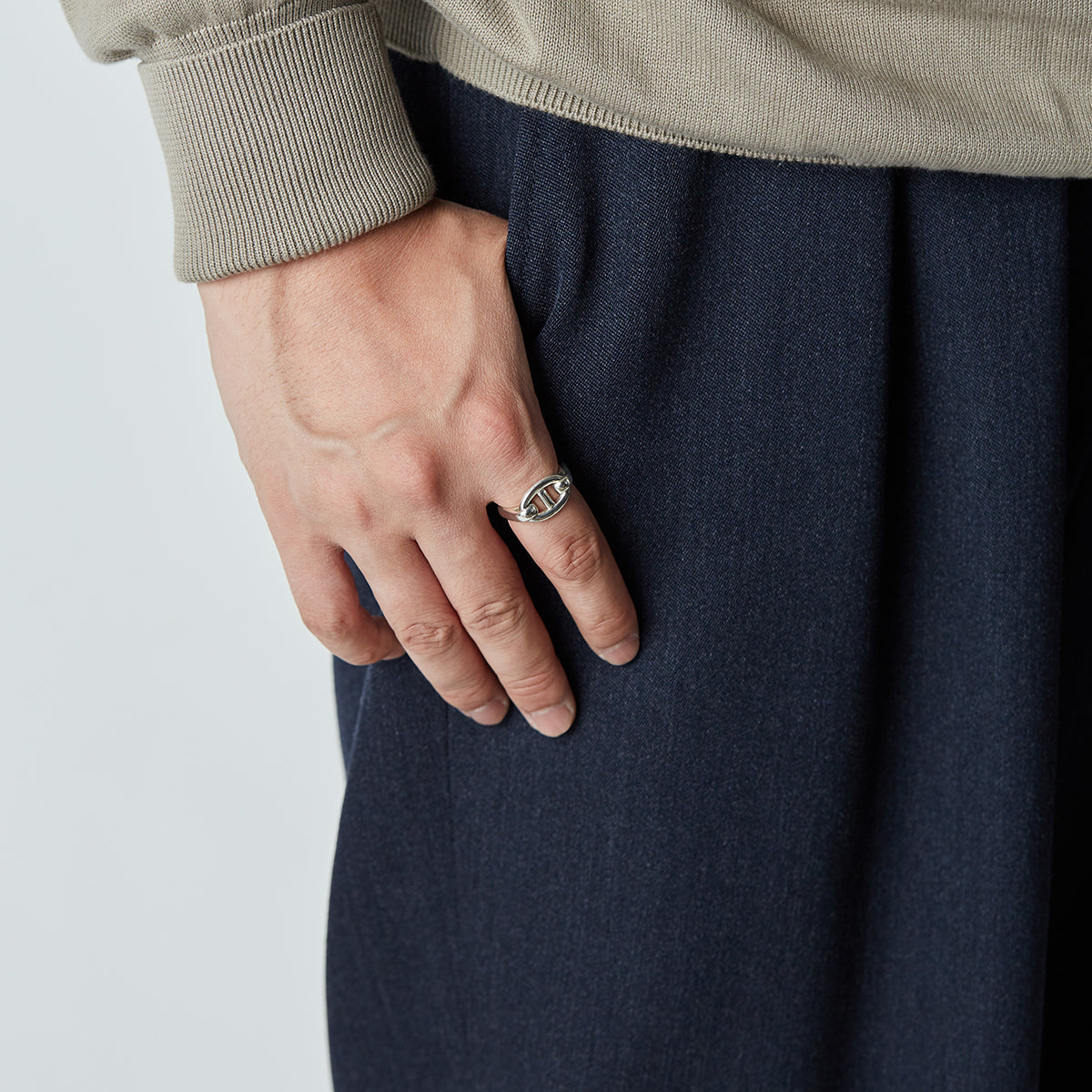 Central Anchor Ring – XOLO JEWELRY