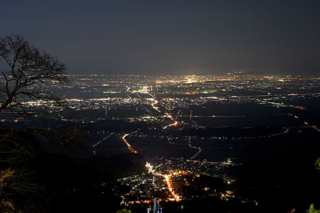 弥彦山 山頂公園の夜景 (新潟県西蒲原郡弥彦村) -こよなく夜景を愛する人へ