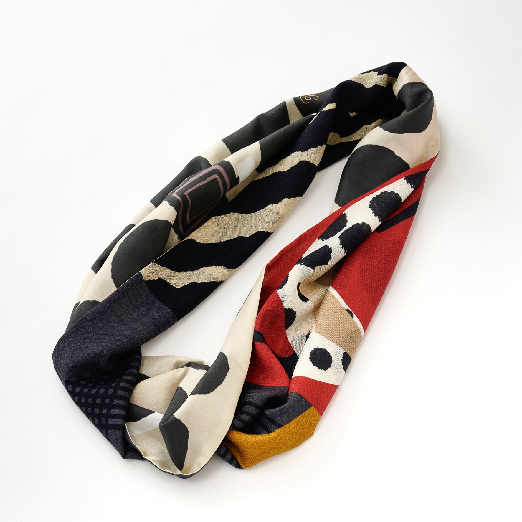 シルク×ウールのループスカーフ 'Friday Night' – YARN&COPPER