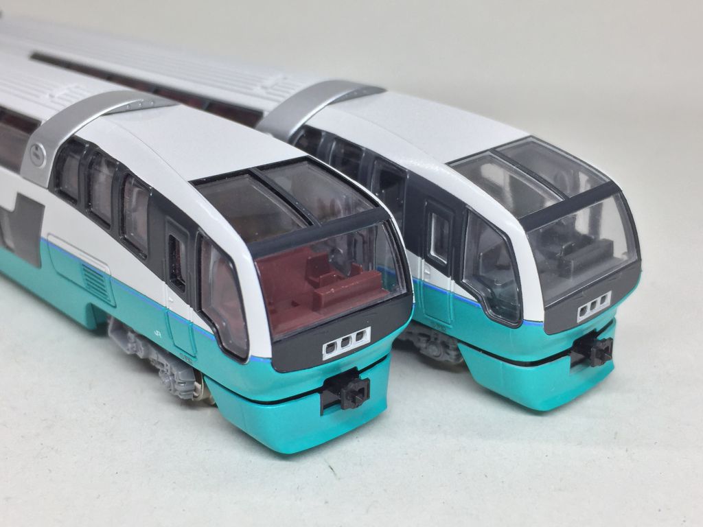 251系「スーパービュー踊り子 」新塗装（SVO) を弄る。その2